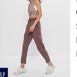 GapFit High Rise Runaround Pants